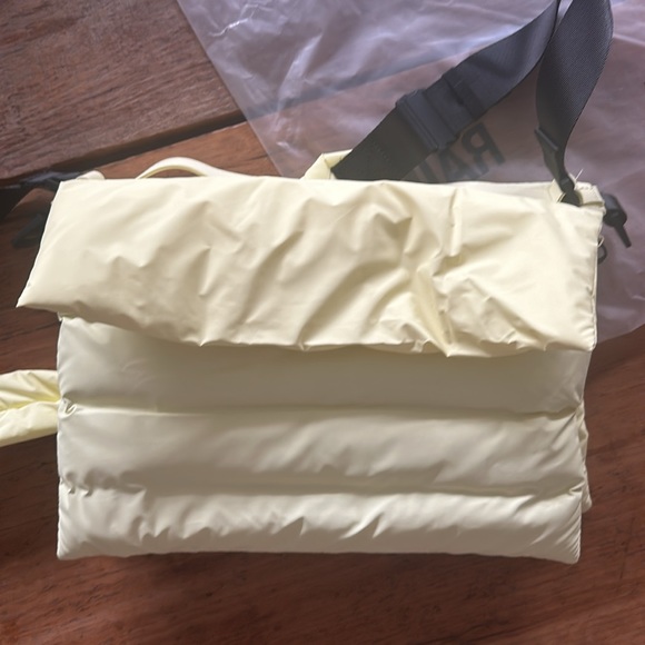 Rains crossbody bag color straw - Picture 2 of 3